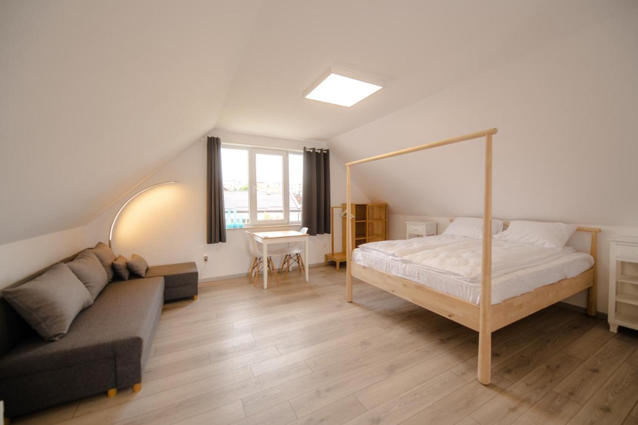 Pixel Guesthouse Tîrgu Secuiesc エクステリア 写真