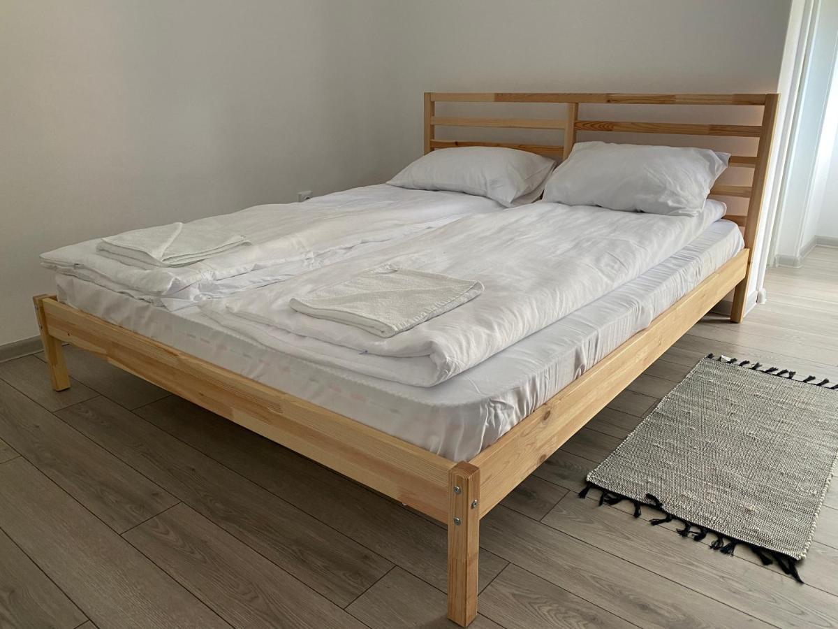 Pixel Guesthouse Tîrgu Secuiesc エクステリア 写真