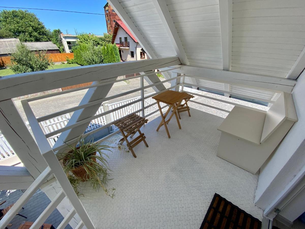 Pixel Guesthouse Tîrgu Secuiesc エクステリア 写真