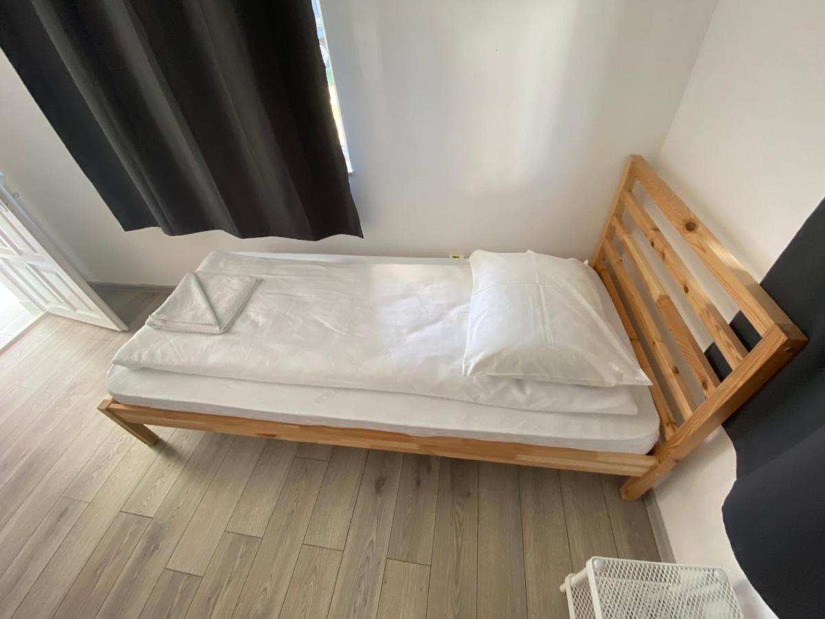 Pixel Guesthouse Tîrgu Secuiesc エクステリア 写真
