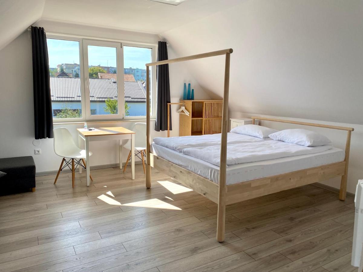 Pixel Guesthouse Tîrgu Secuiesc エクステリア 写真