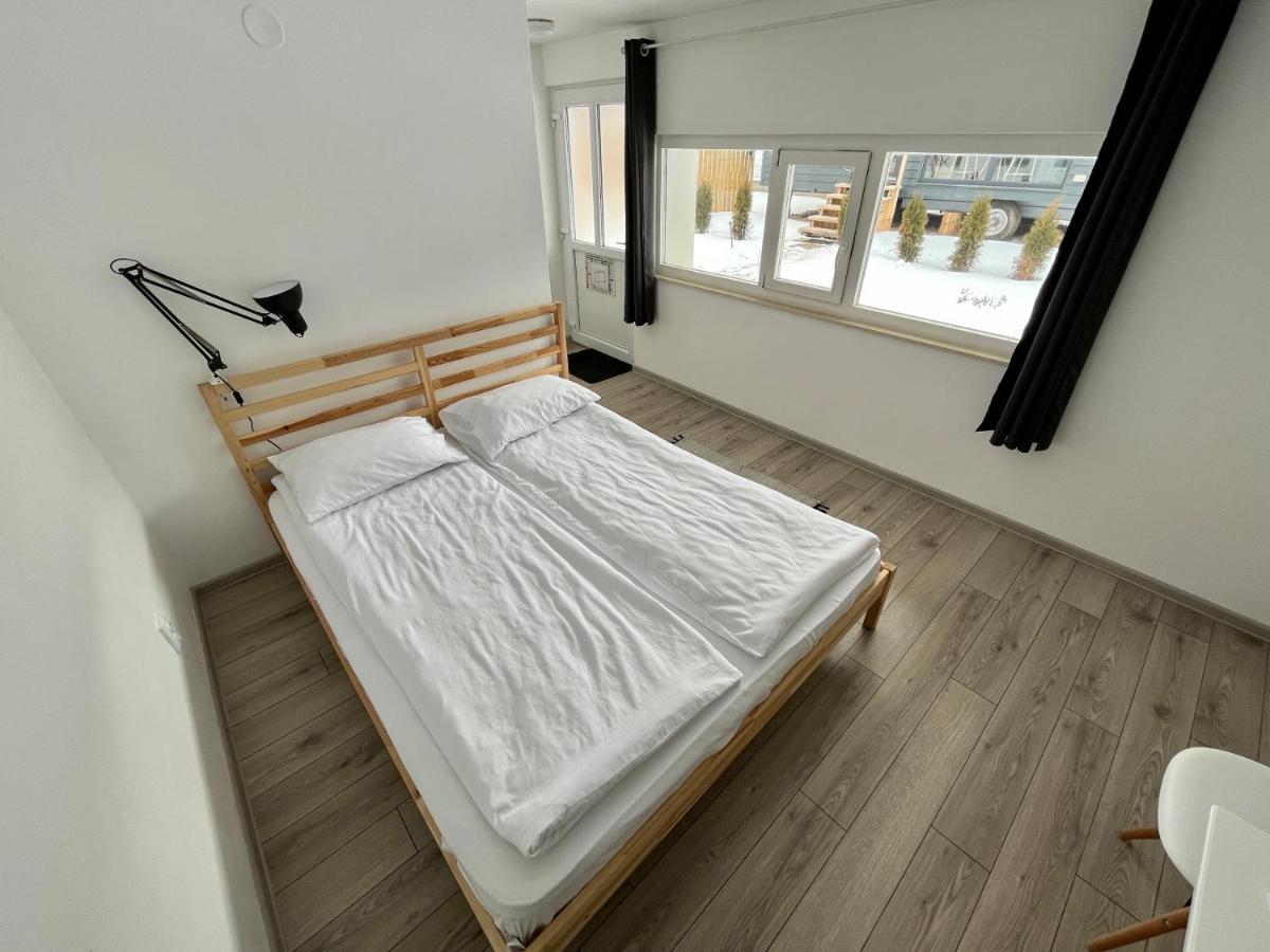 Pixel Guesthouse Tîrgu Secuiesc エクステリア 写真