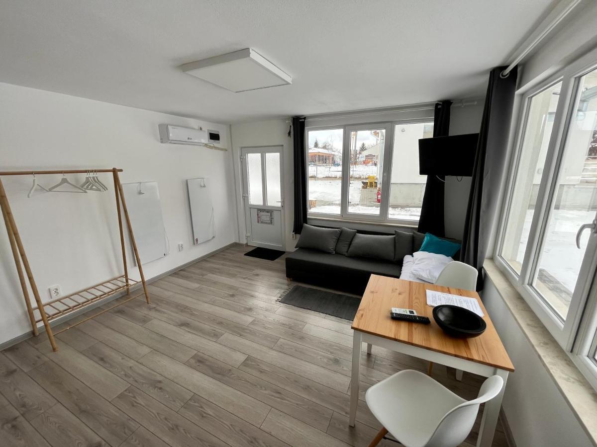 Pixel Guesthouse Tîrgu Secuiesc エクステリア 写真