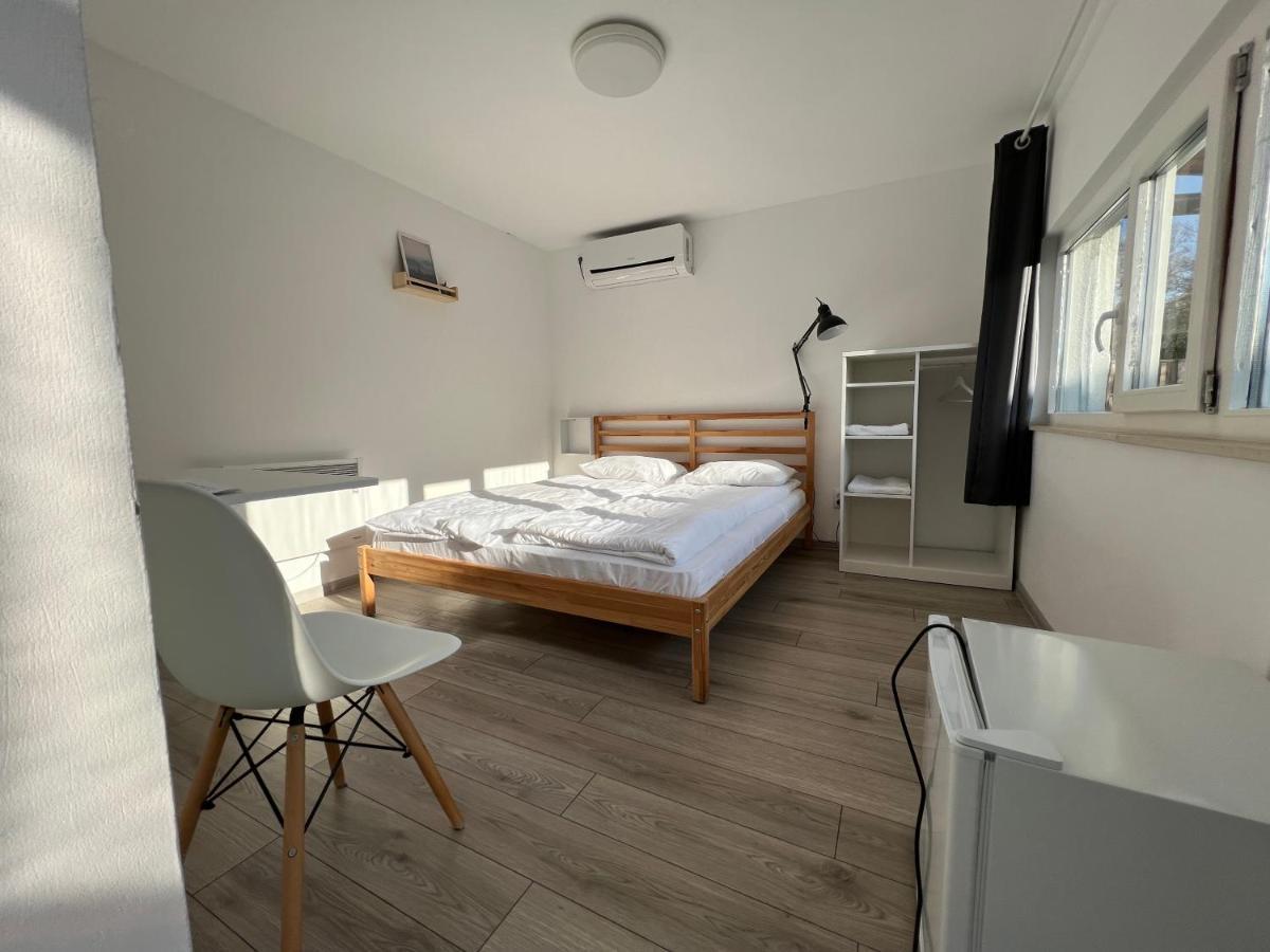 Pixel Guesthouse Tîrgu Secuiesc エクステリア 写真