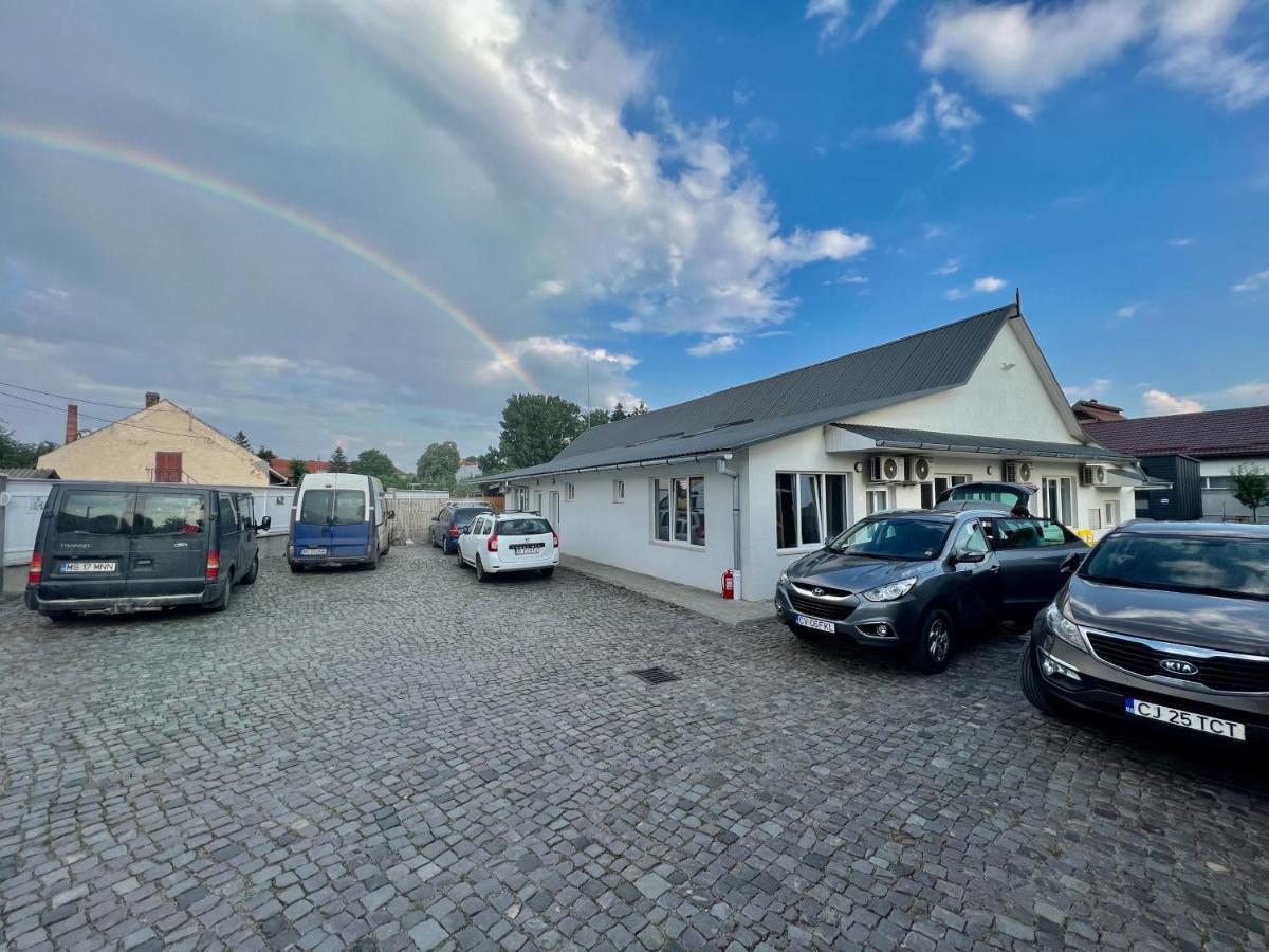 Pixel Guesthouse Tîrgu Secuiesc エクステリア 写真
