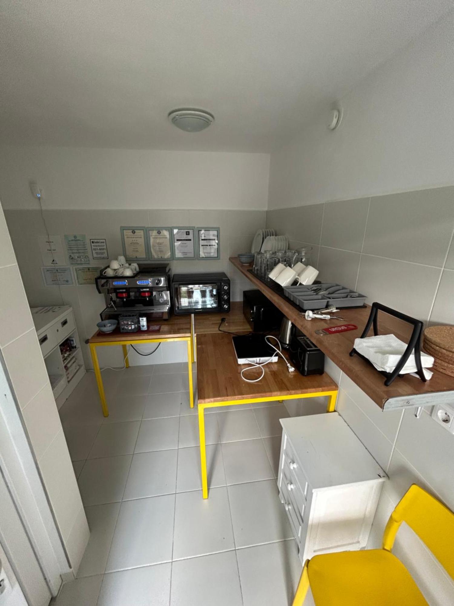 Pixel Guesthouse Tîrgu Secuiesc エクステリア 写真