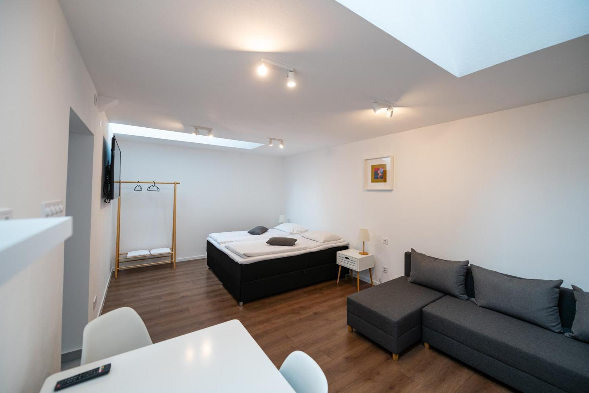 Pixel Guesthouse Tîrgu Secuiesc エクステリア 写真