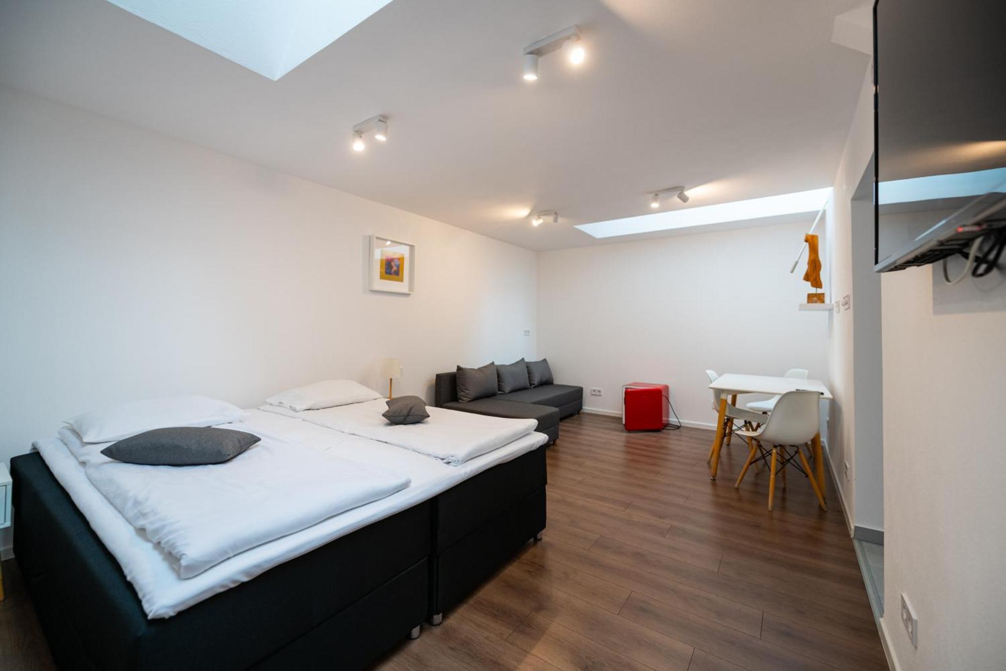 Pixel Guesthouse Tîrgu Secuiesc エクステリア 写真
